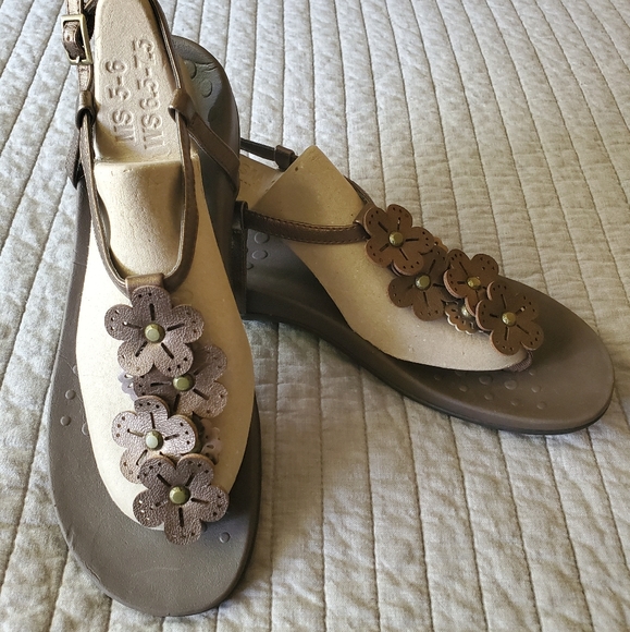 Vionic Julie II Slingback Thong Sandal MSRP $79.99 - Picture 2 of 9